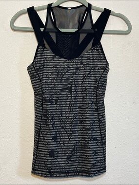 Lululemon Running In The City Tank in the stripe play slate black colorway.